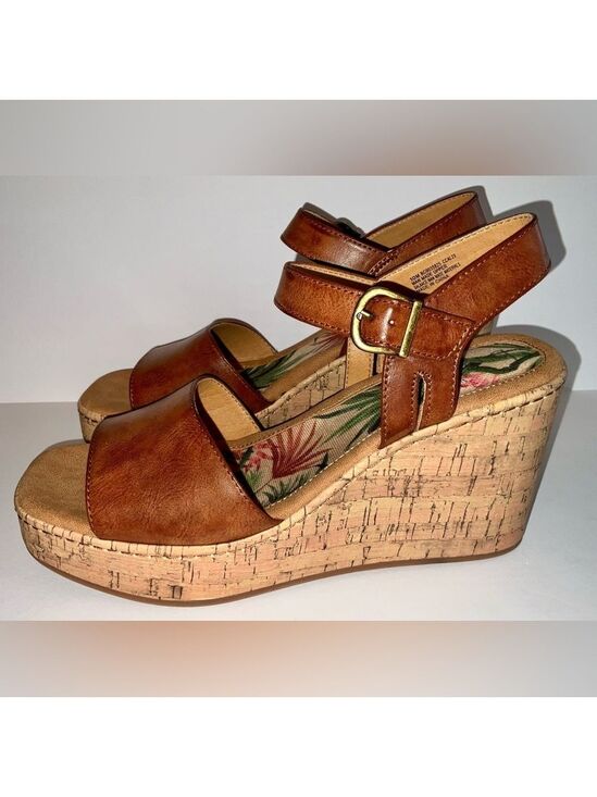 b.o.c. Shoes - B.o.c. Born Concept Corrie Wedge Sandal - new - size 10 - no box